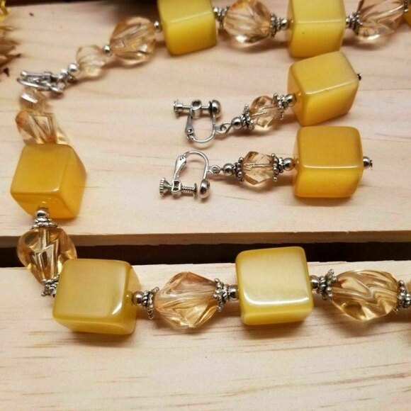 Vintage Yellow Moonglow Cube Necklace & Earring Set – 22" Retro Jewelry - Picture 4 of 10